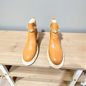 Elegant Tan Ankle Boots. Girls size 4. Women 5.5. 24cm. Fast 🚚📦. NWOT